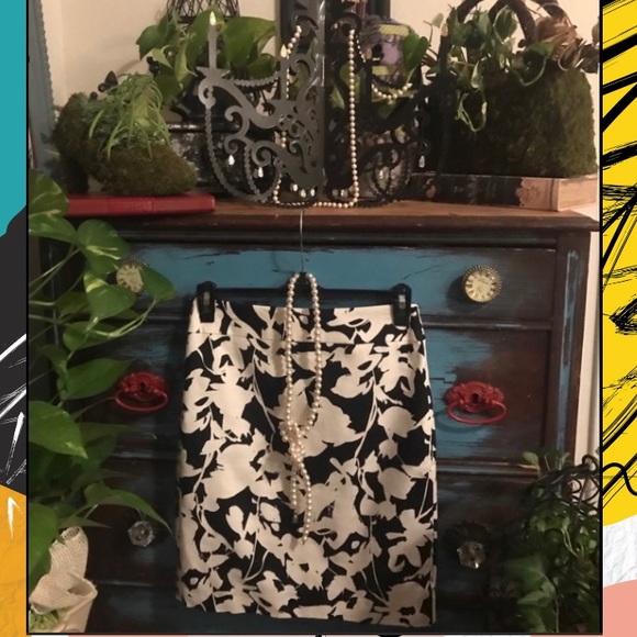 Banana Republic Floral Print Skirt - Picture 4 of 14